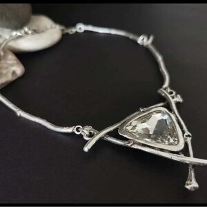 Elegant Silver Necklace with Crystal Pendant